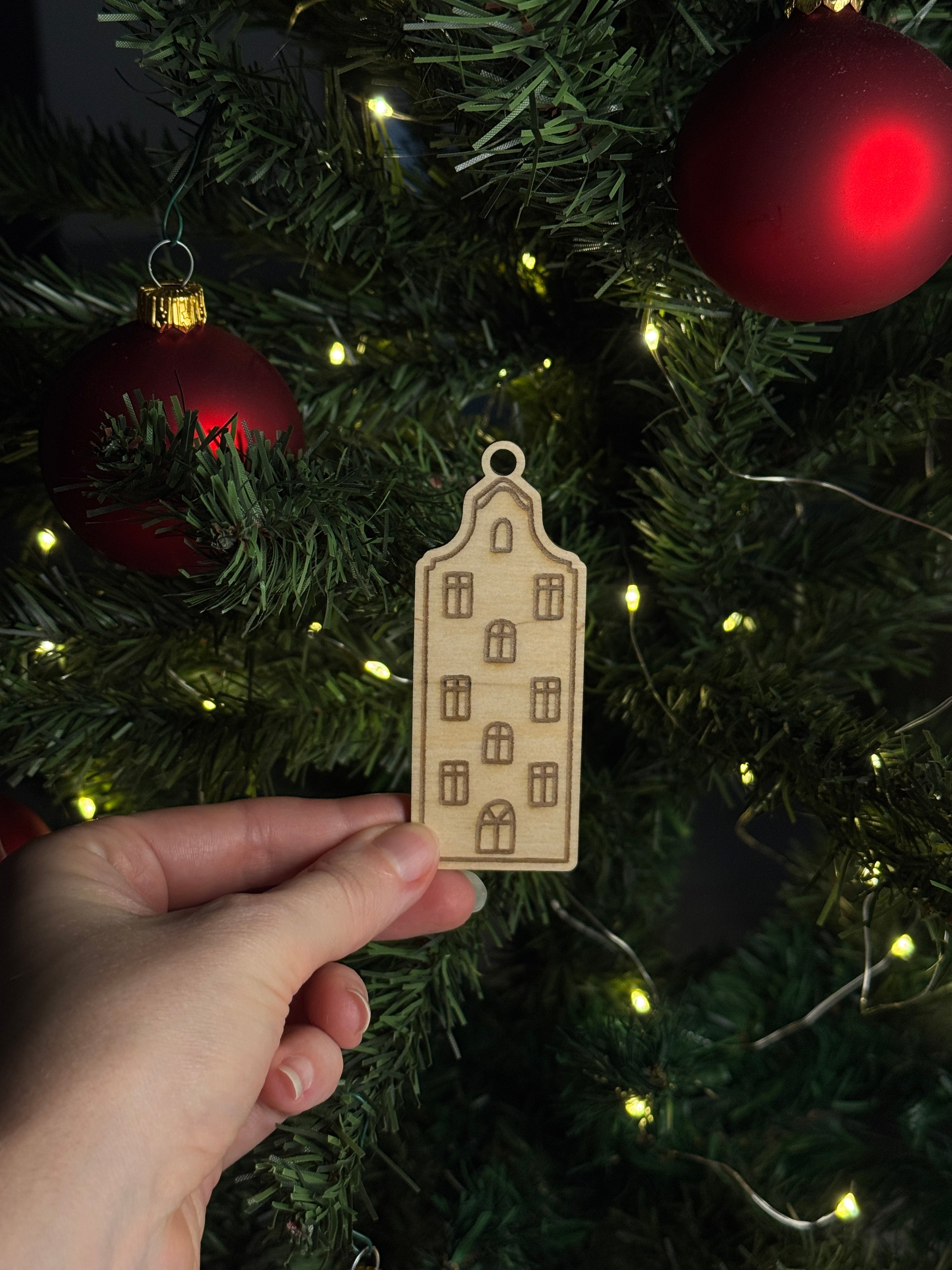 Dřevěná vánoční ozdoba – Domeček 2