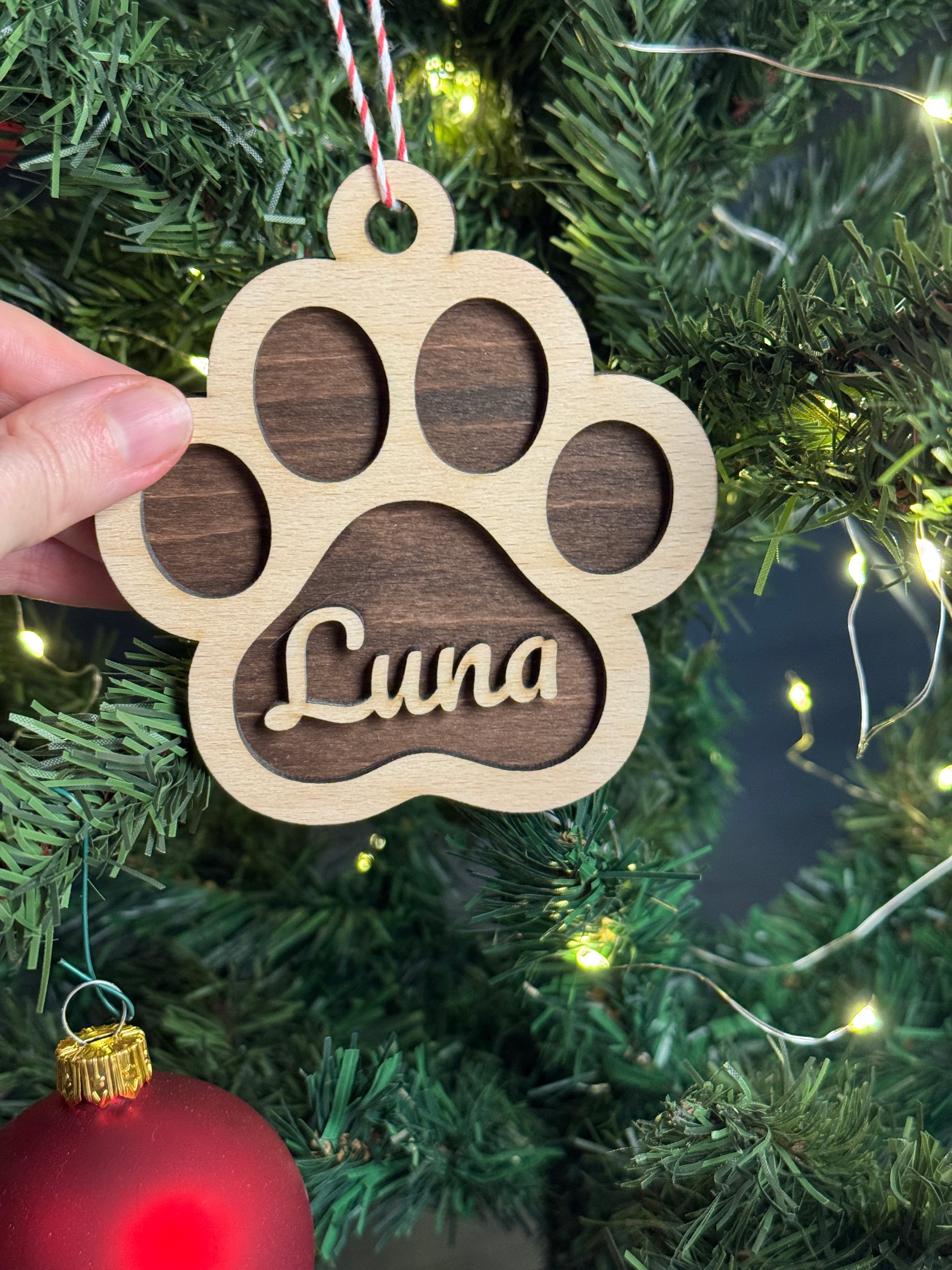 Dřevěná vánoční ozdoba – Kočičí tlapka se jménem