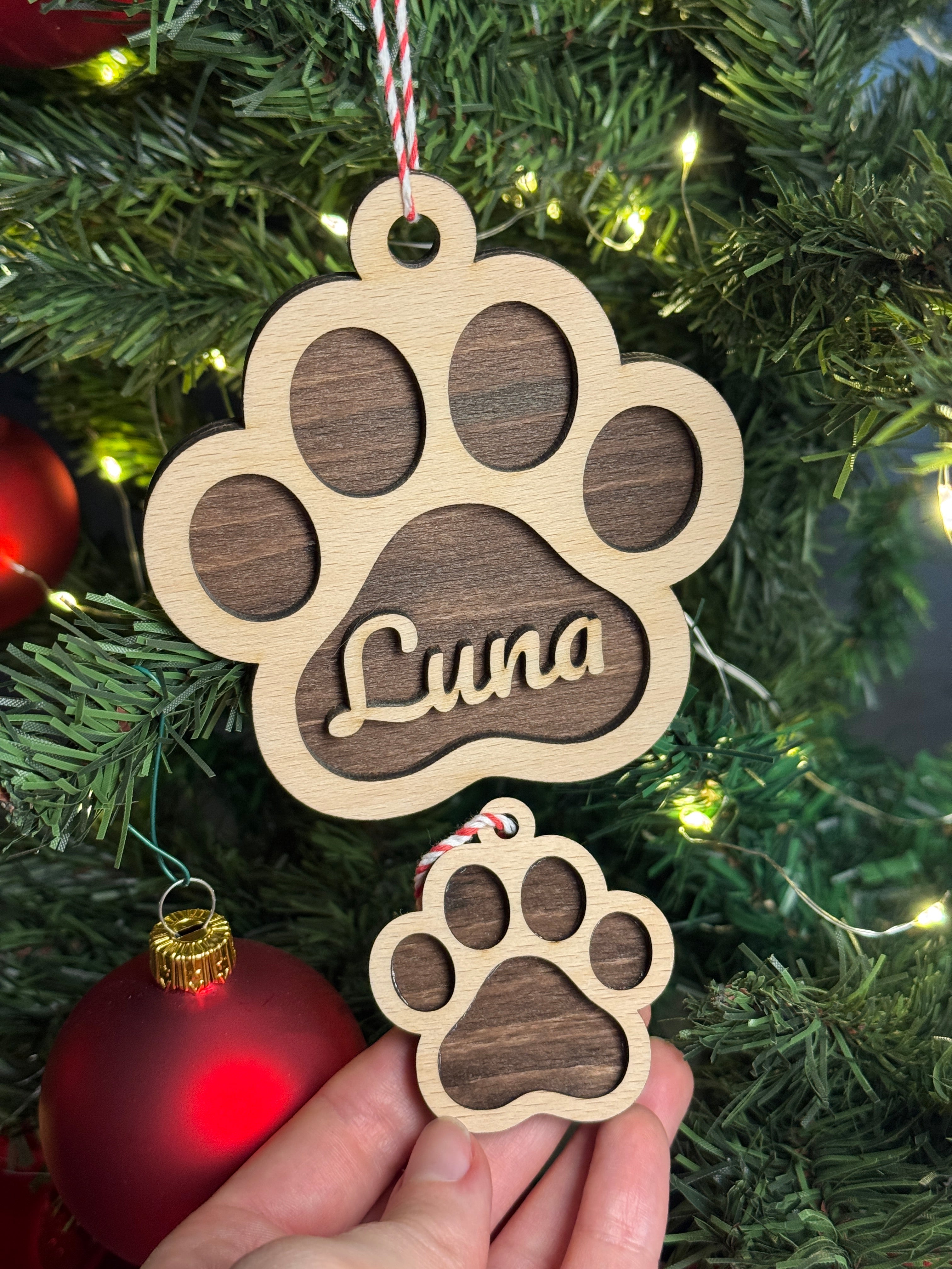 Dřevěná vánoční ozdoba – Kočičí tlapka se jménem