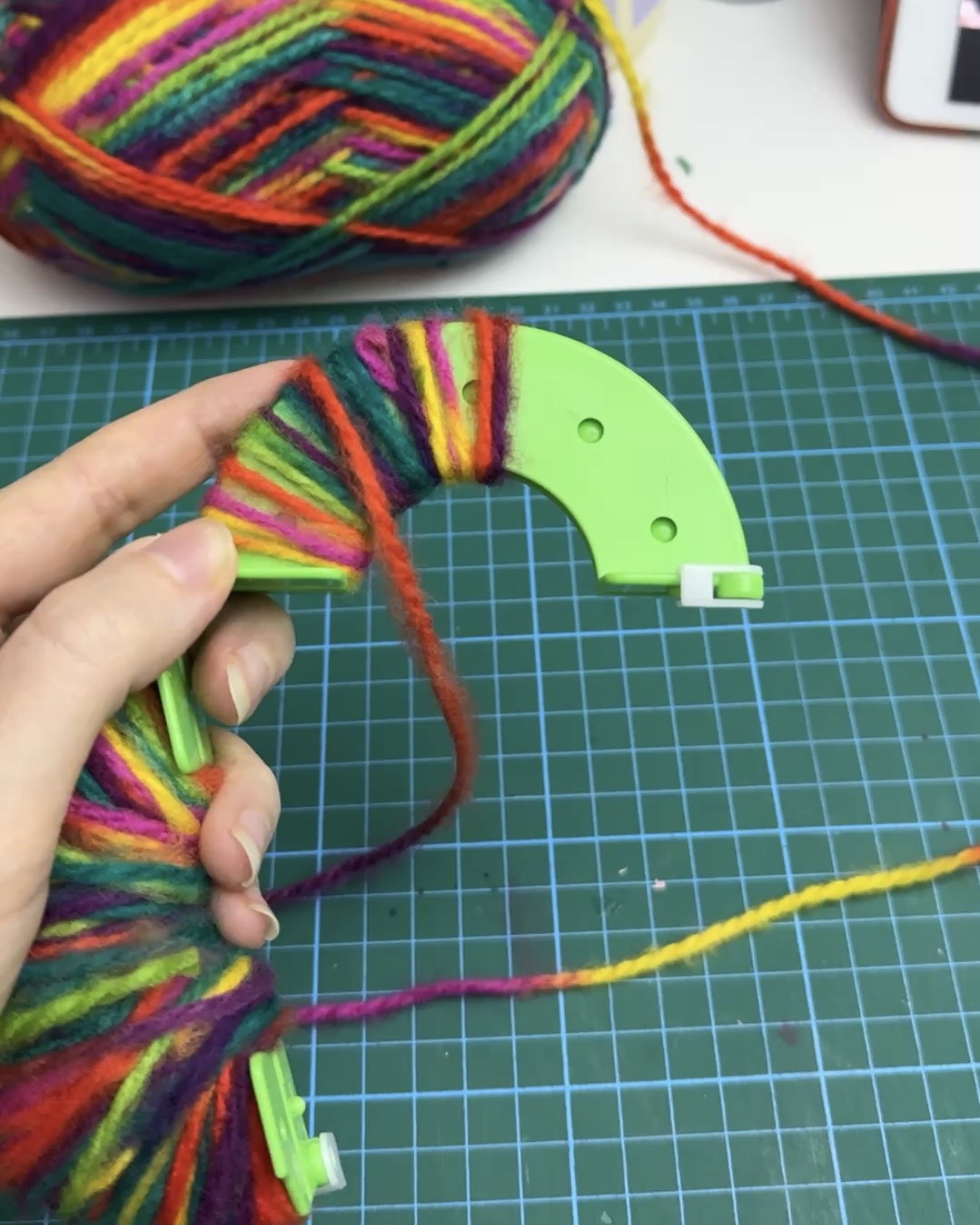 Bambulkovač na výrobu bambulek