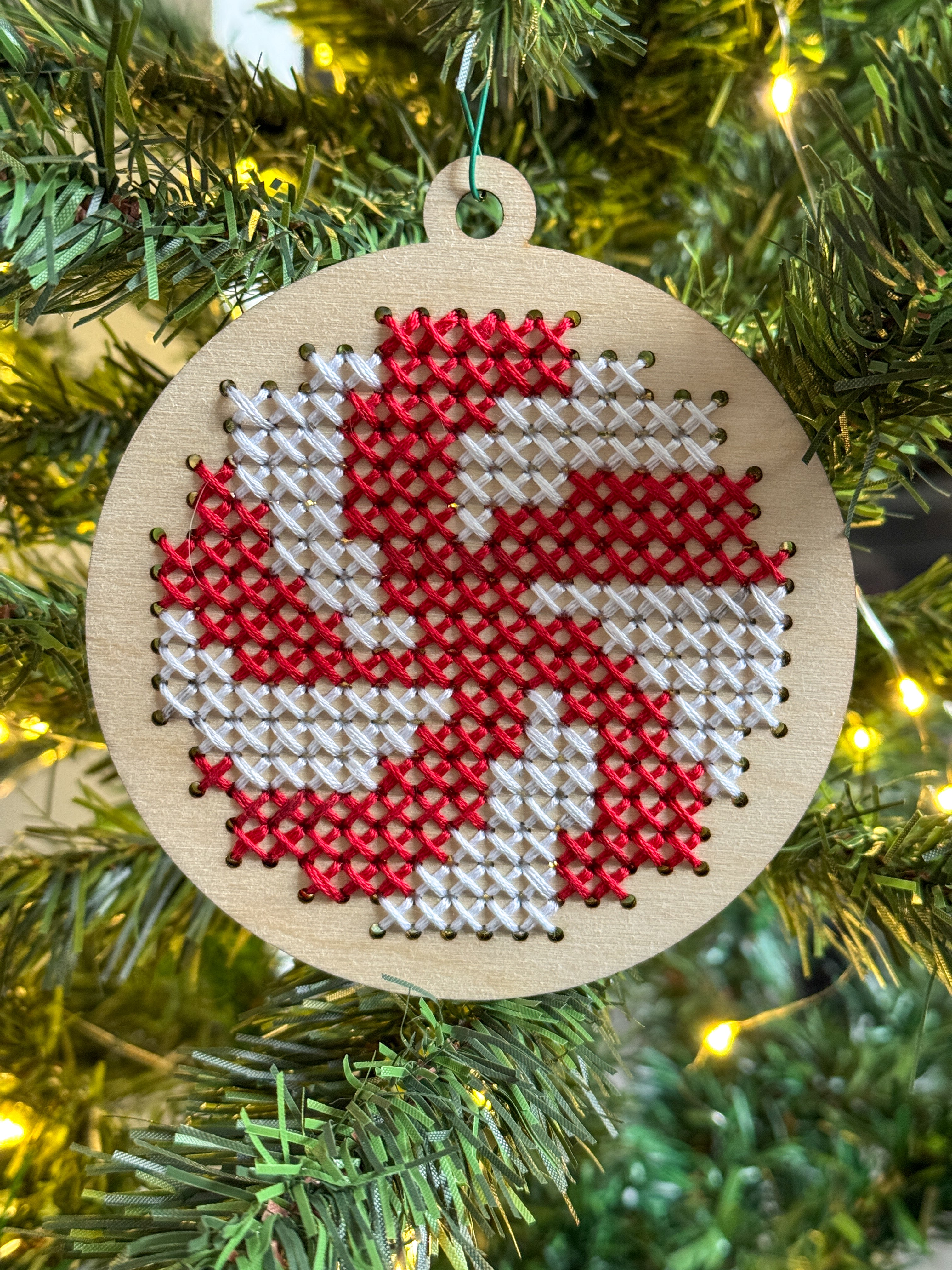 Dřevěná šablona na vyšívání – Baňka 1