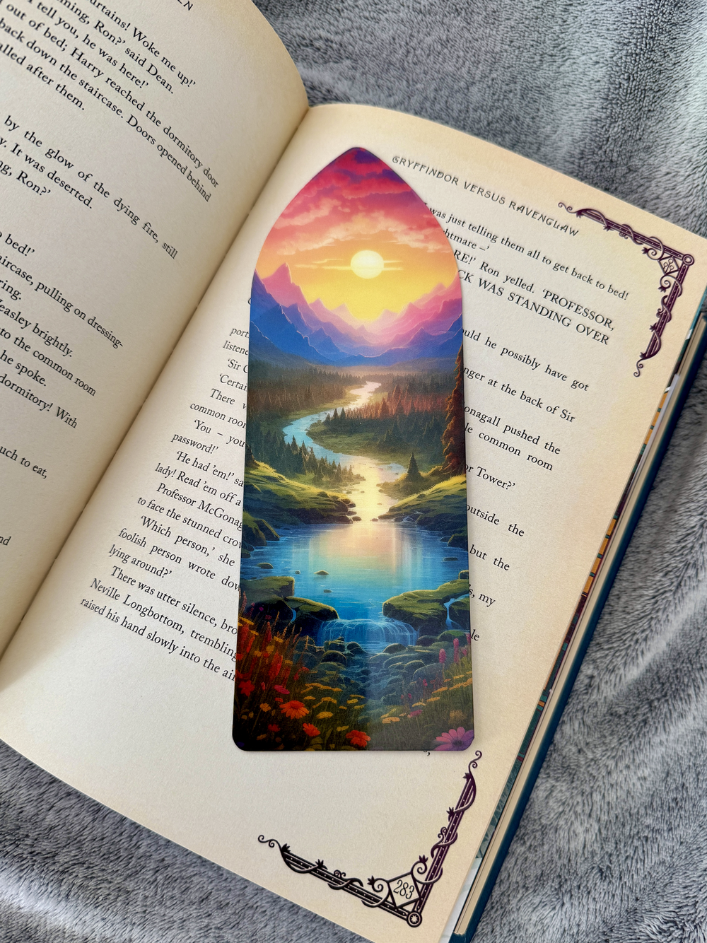 Záložka do knížky – Západ slunce v údolí