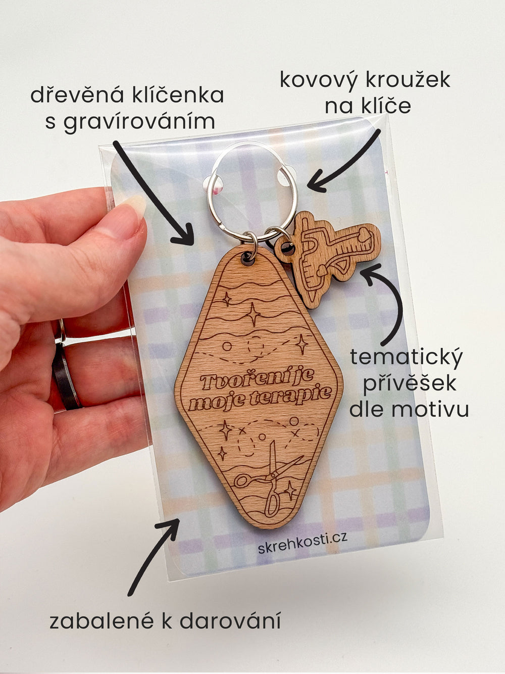 Dřevěná klíčenka – Tvoření je moje terapie
