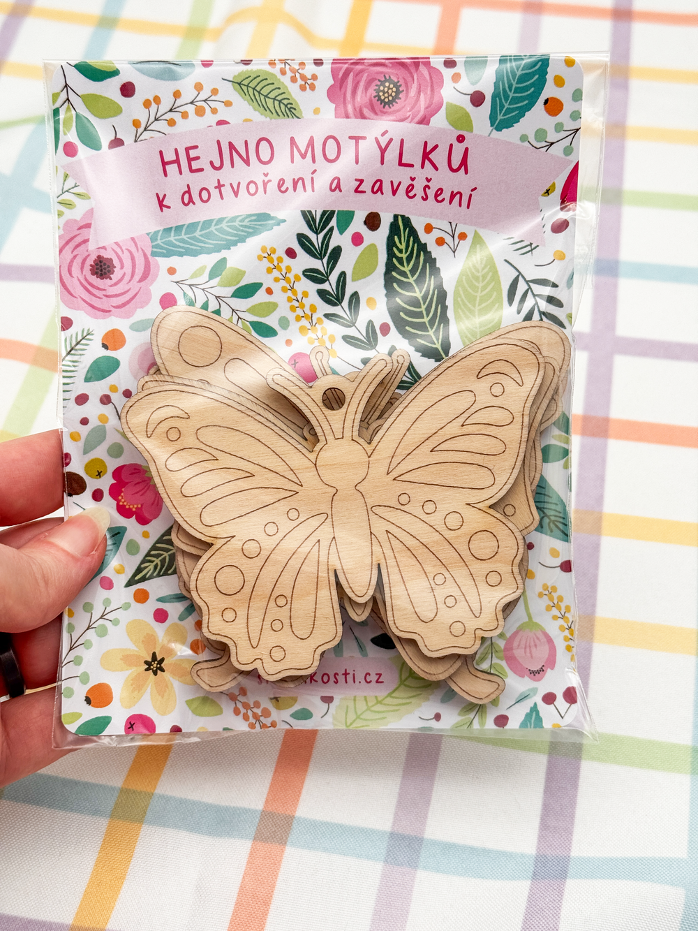 Dřevěné ozdoby k dotvoření – Hejno motýlků