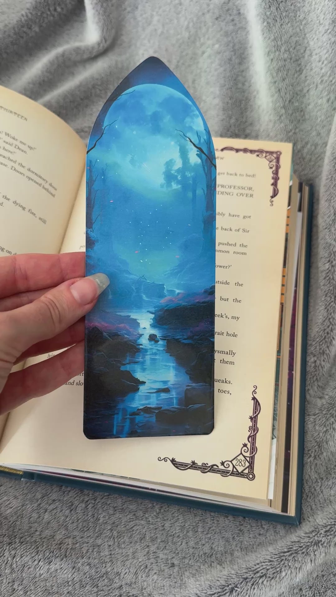 Záložka do knížky – Měsíční údolí