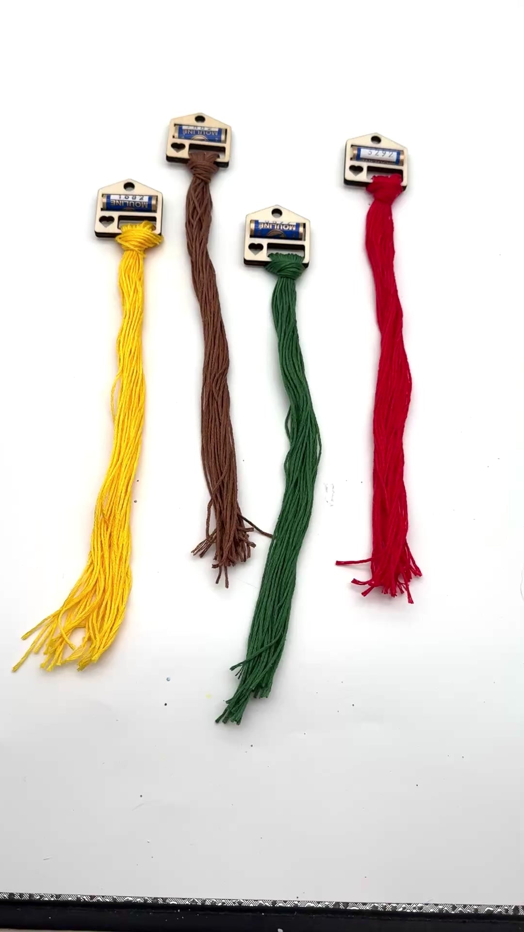 Bavlnkovka – organizér na vyšívací bavlnky 10 ks